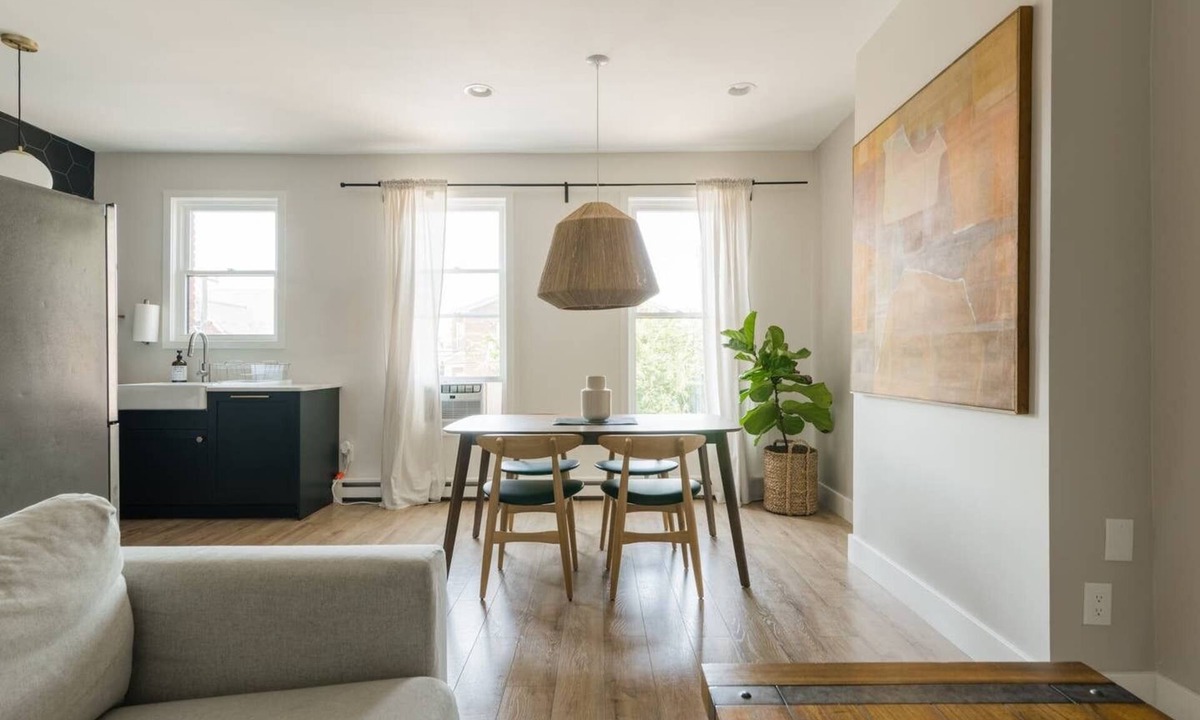 Jersey City Apartment | The Alana - Spacious Duplex with Parking 40 Mins to Manhattan
