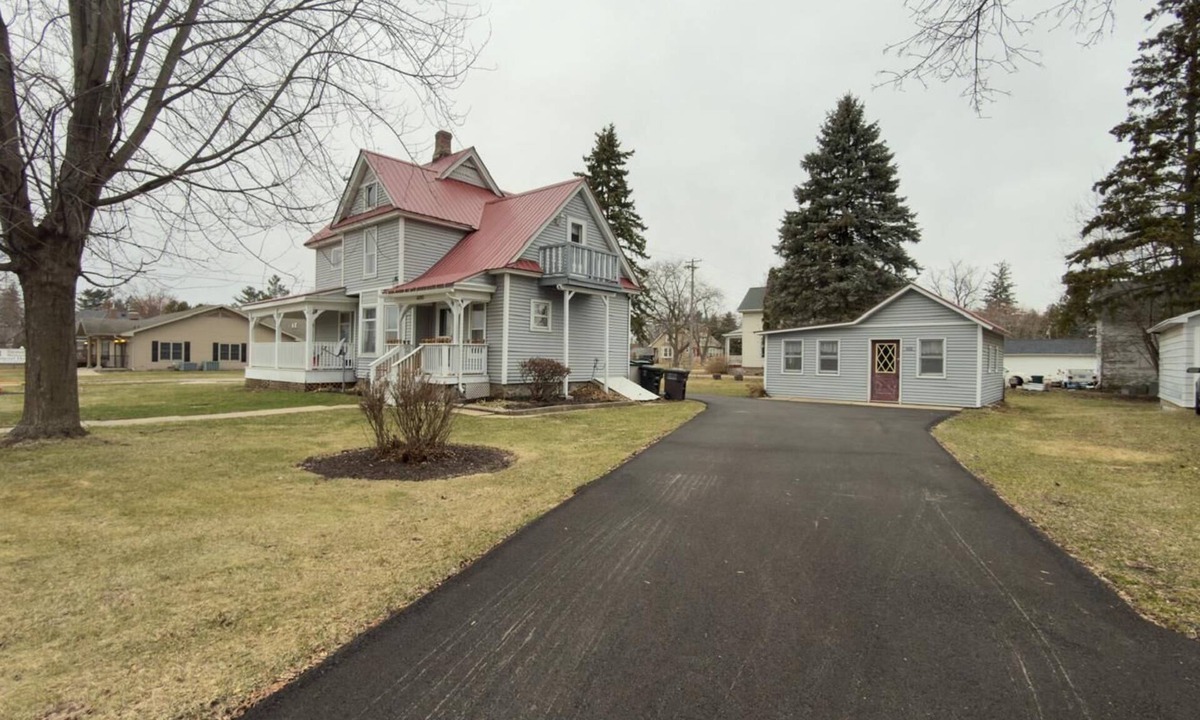 Walworth House | The Basecamp 3-bedroom house with AC in charming Walworth