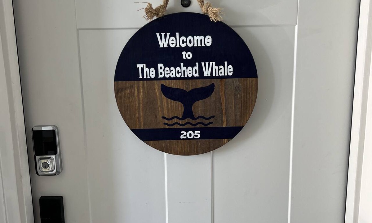 Issue Condo | The Beached Whale! 2-bedroom condo with seasonal pool access in Colonial Beach