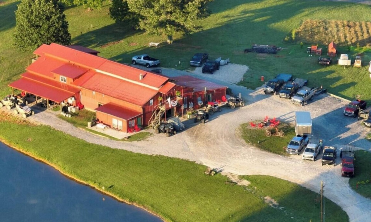 Ashley Oaks House | The Big Red Barn Unit #1-Direct trail access within 150 yards to G-23