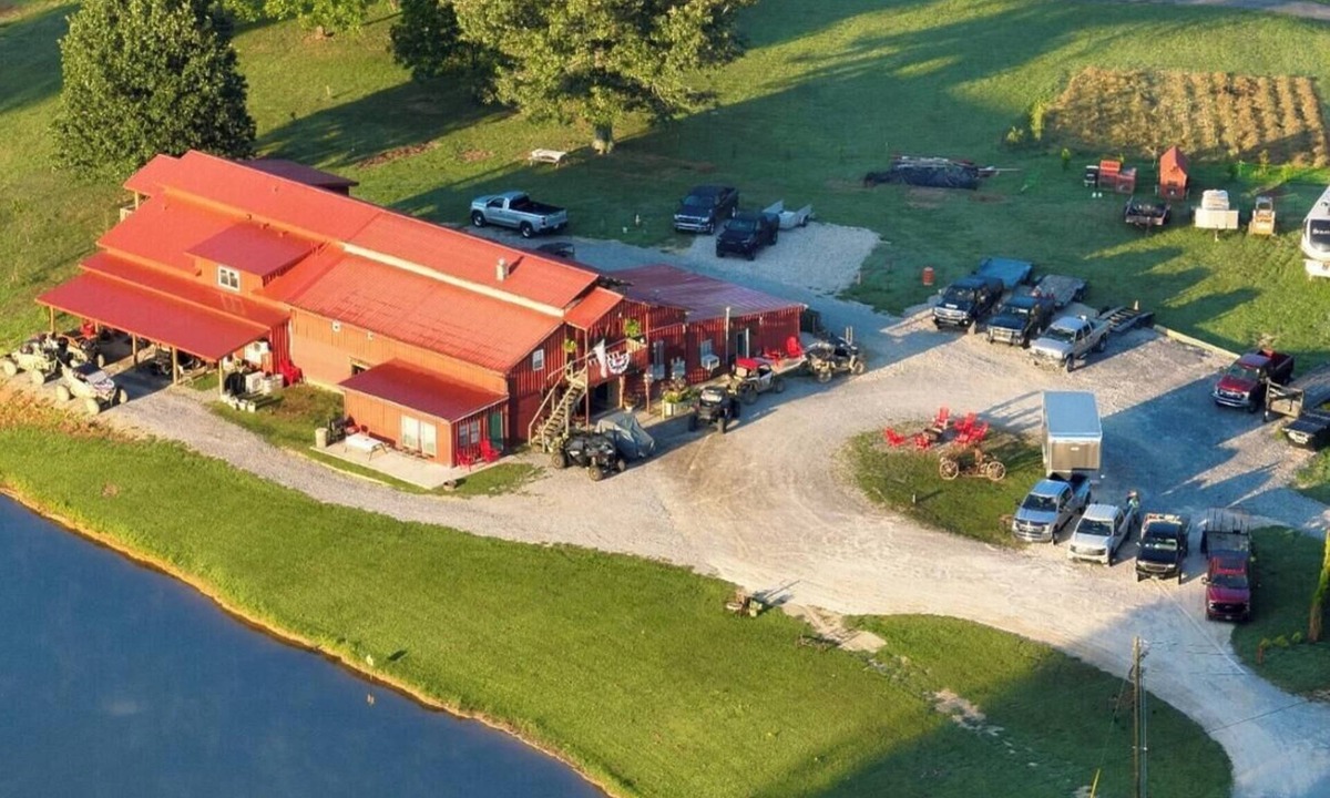 Ashley Oaks House | The Big Red Barn Unit #3- Direct Trail Access-150 yards to G-23