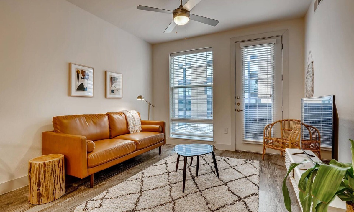 North Burnet Apartment | The Bindel: 30+ nights The Domain Pet Friendly!