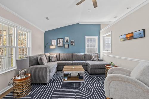 North Charleston House | The Blue Angel-In Ground Pool