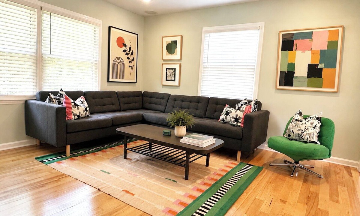 Raleigh House | The Blue House- 4BR & 3BA Retreat 10 mins to Downtown Raleigh
