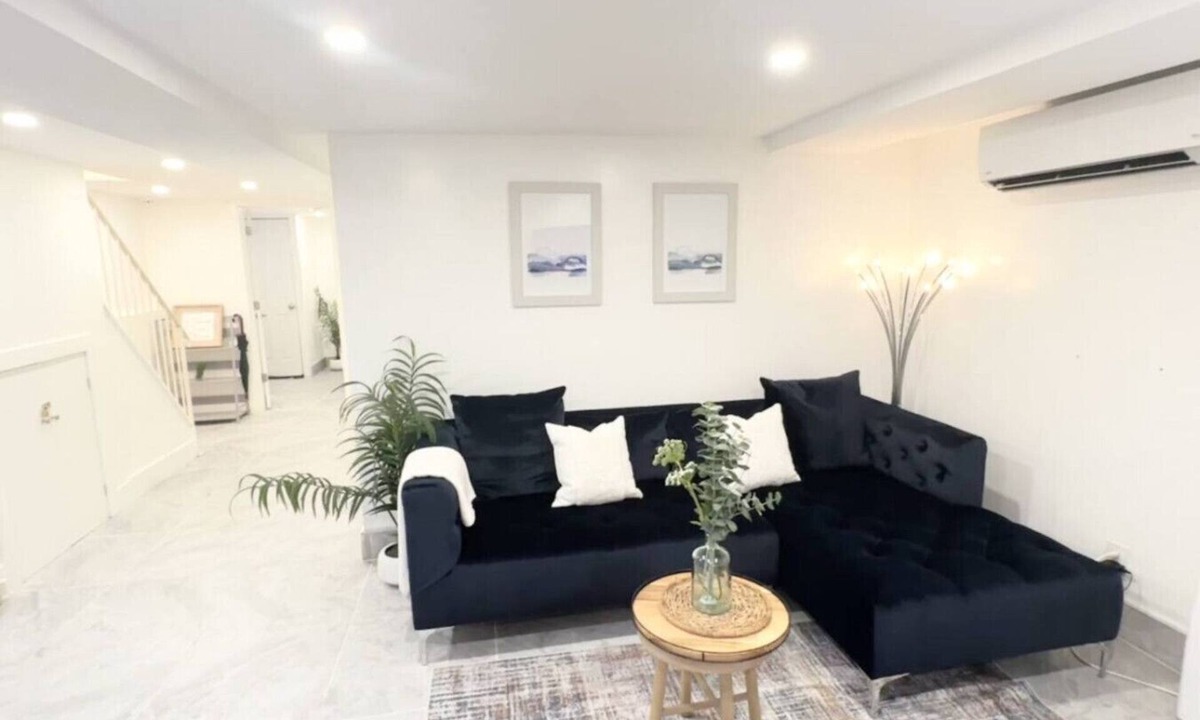 East New York House | The Brooklyn Terrace Suite 3BR|1 Ba | Free Parking