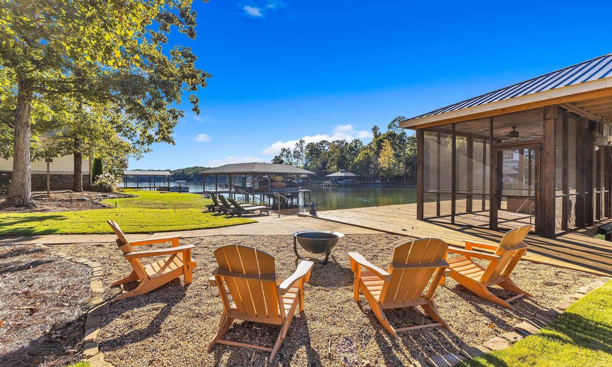 Dadeville House | The Chill and Thrill Lakehouse