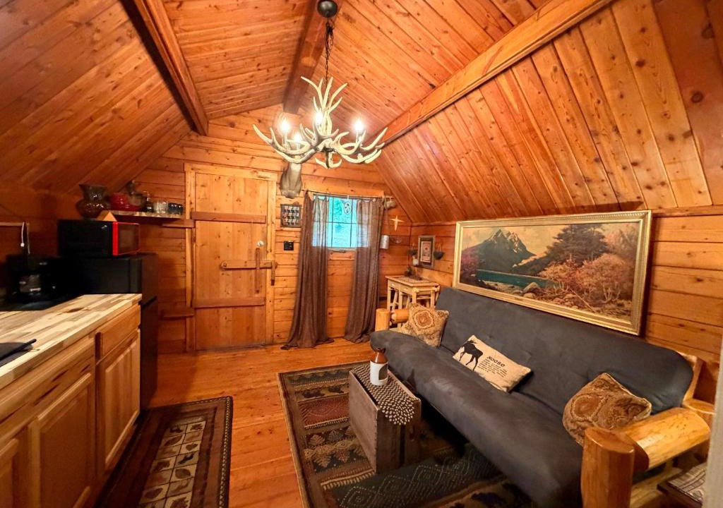 Cosby House | The Dapper Duck Log Cabin
