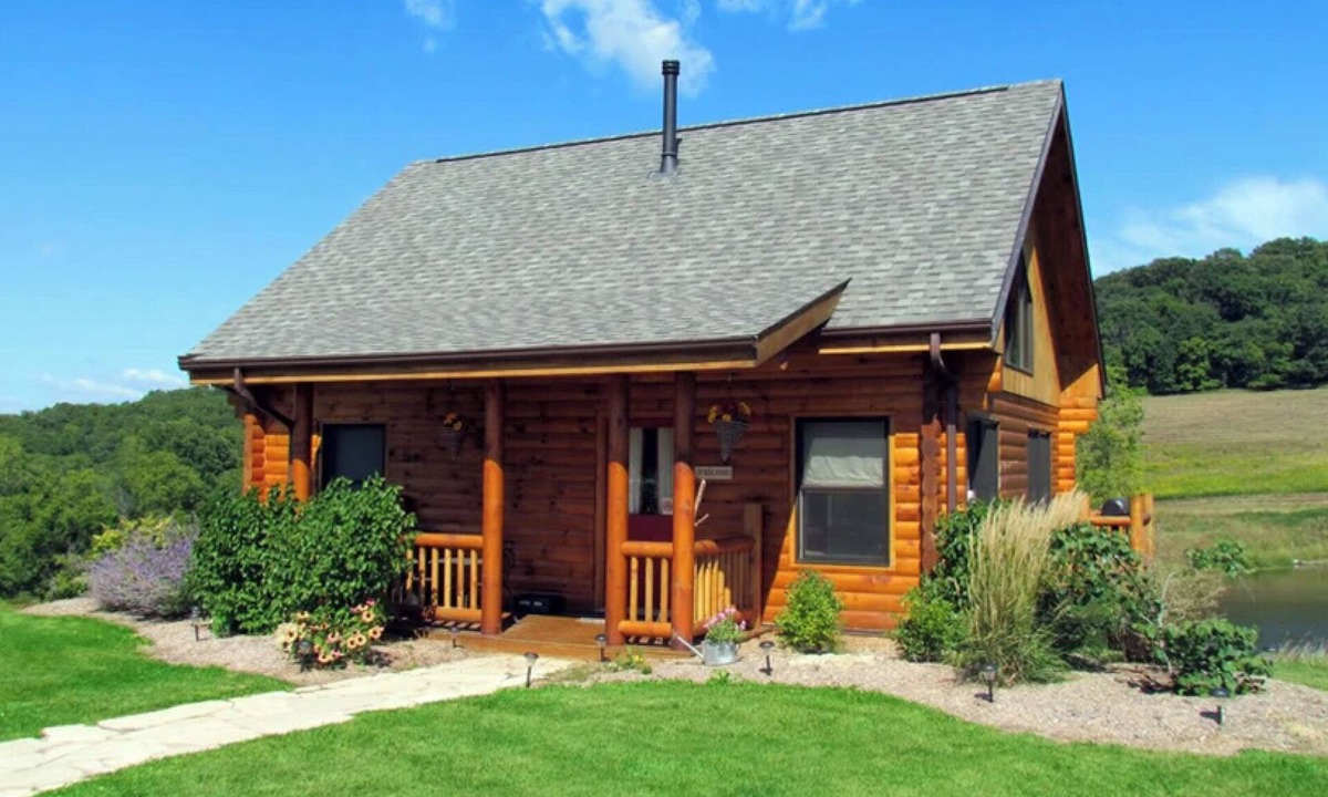 Dubuque Cabin | The Edelweiss Cabin. 10 minutes from Downtown Dubuque. Lorelei Cabin Collection.