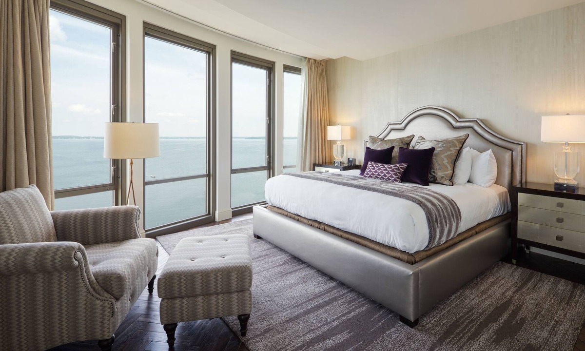 Madison Hotel | The Edgewater