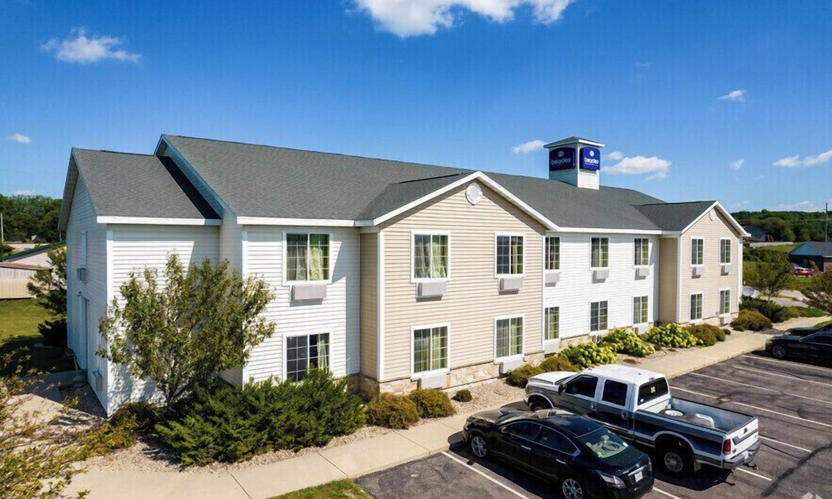 Evansville Hotel | The Evansville Inn