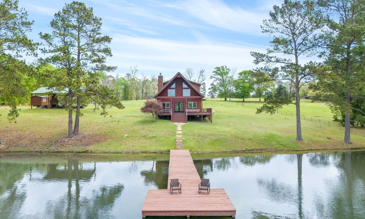 Opelika Cabin | The Farm Getaway ~ Freshly Styled 2/2 Cabin on a Large Farm