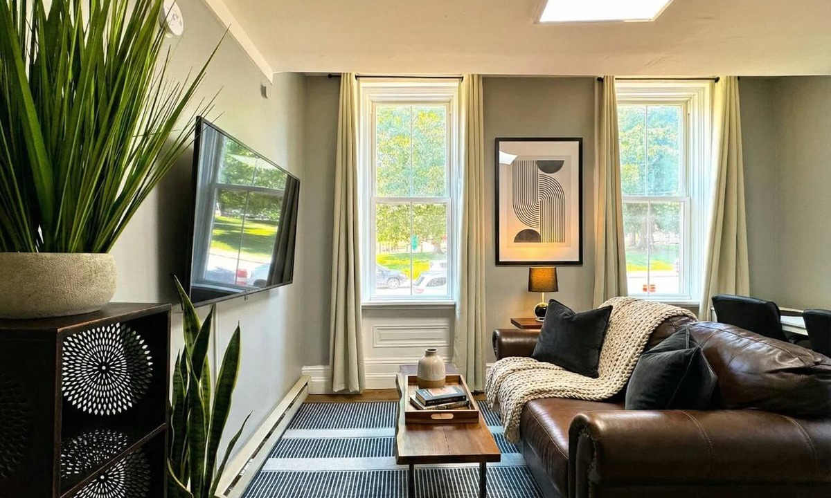 Wilmington Apartment | The Grayson at Park Place - Historic Charm Meets Modern Comfort