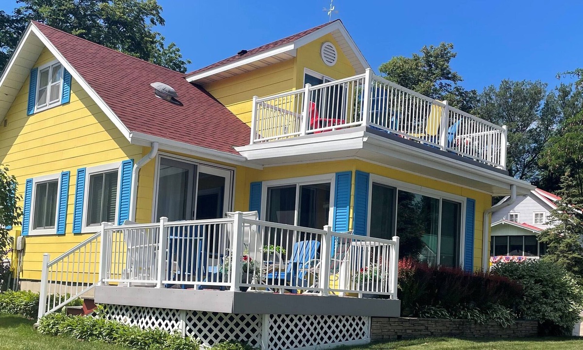Clear Lake House | The Great Escape Sleeps 10 Comfortably (6 beds) & Awesome Lake Views!
