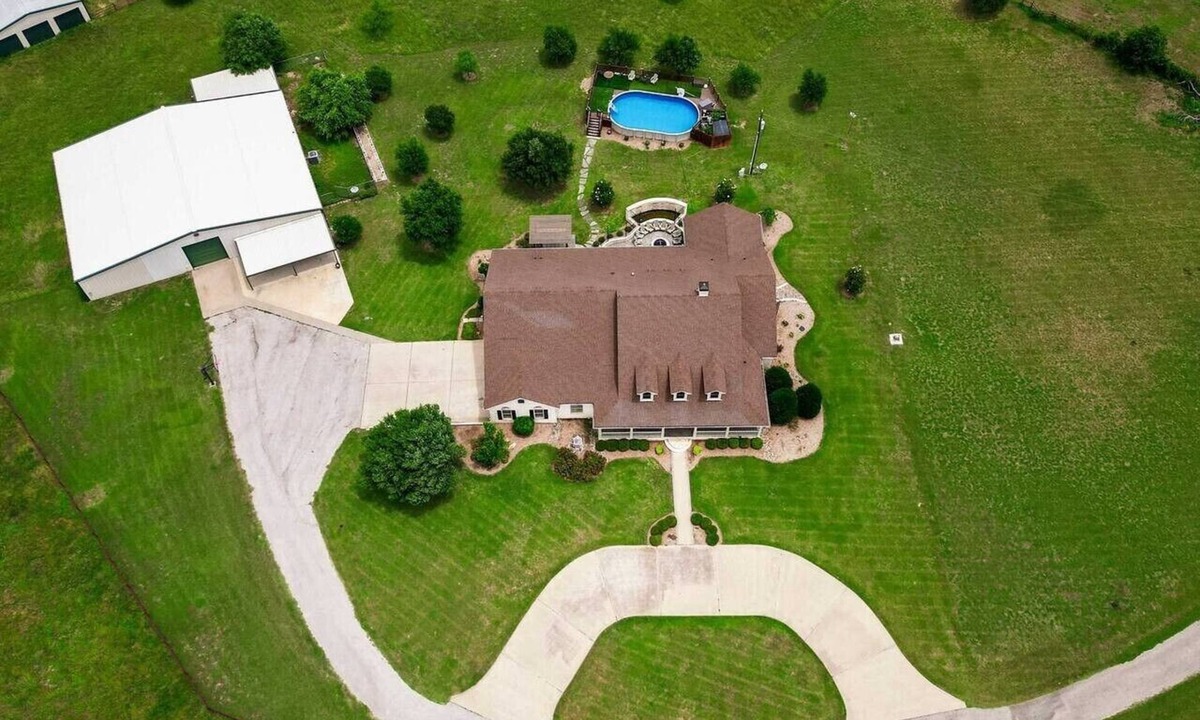 Lorena House | The Green Ranch House-Pool-Theatre-Hot Tub-Game Ro