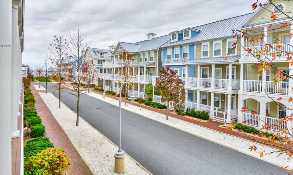 Sunset Island Villa | The Harbor House-Bayside-Pool-2 Blocks from Beach