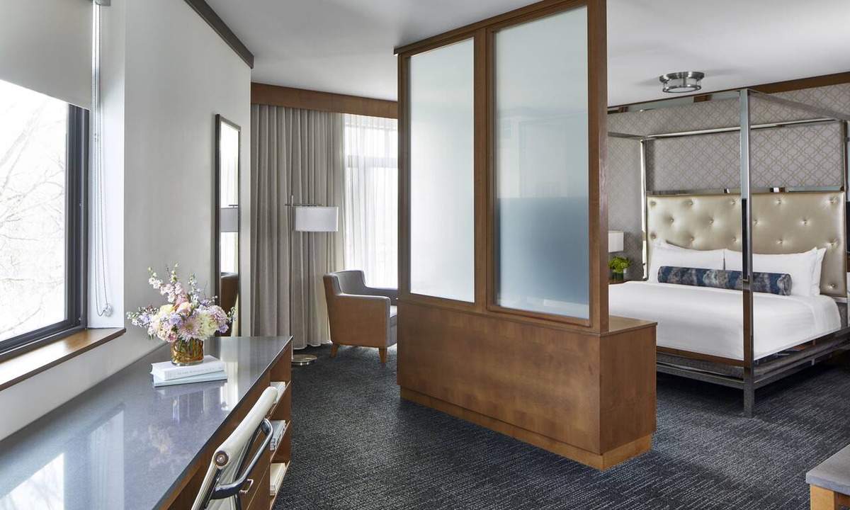 Wayzata Hotel | The Hotel Landing