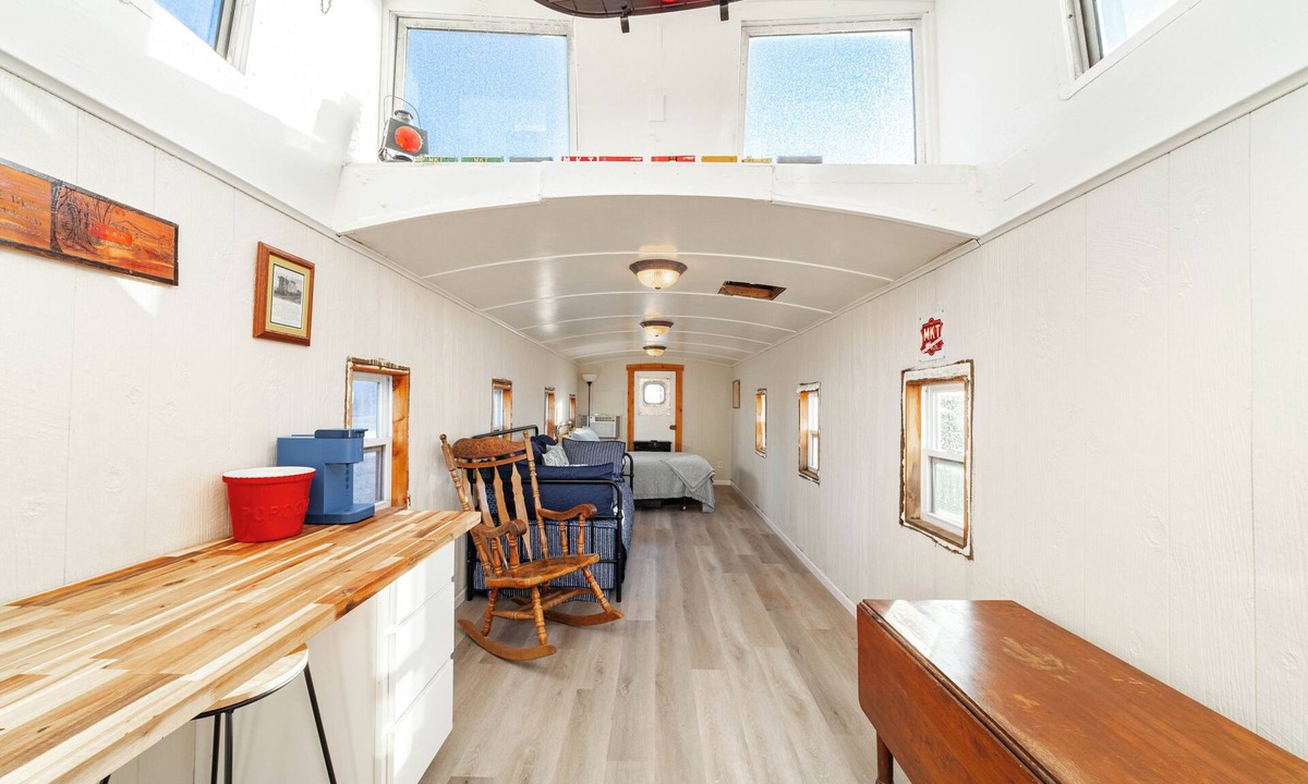 Hartsburg Cabin | The Katy Caboose in Hartsburg