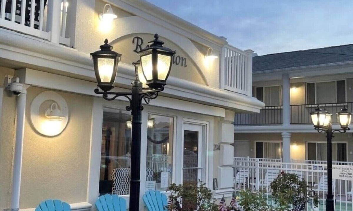 Lavallette Hotel | The Lamplight Inn