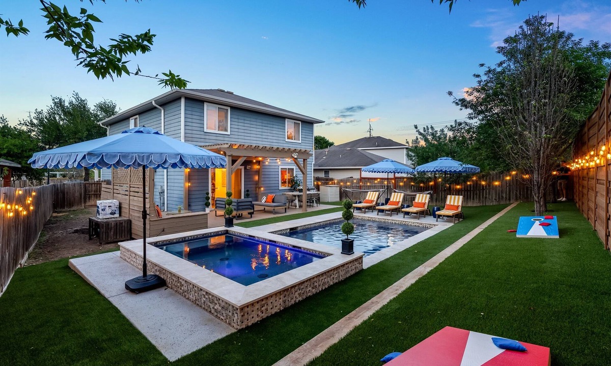 Montopolis House | The Lauren: Designer Retreat ~Pool+ Spa~ Game Room