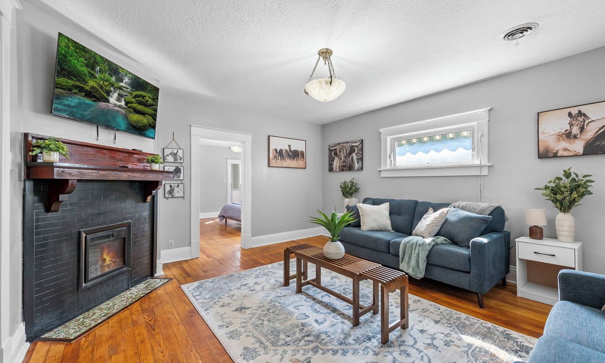 St. Joseph Apartment | The Maple Attic – Bright 3BR Retreat Near Downtown