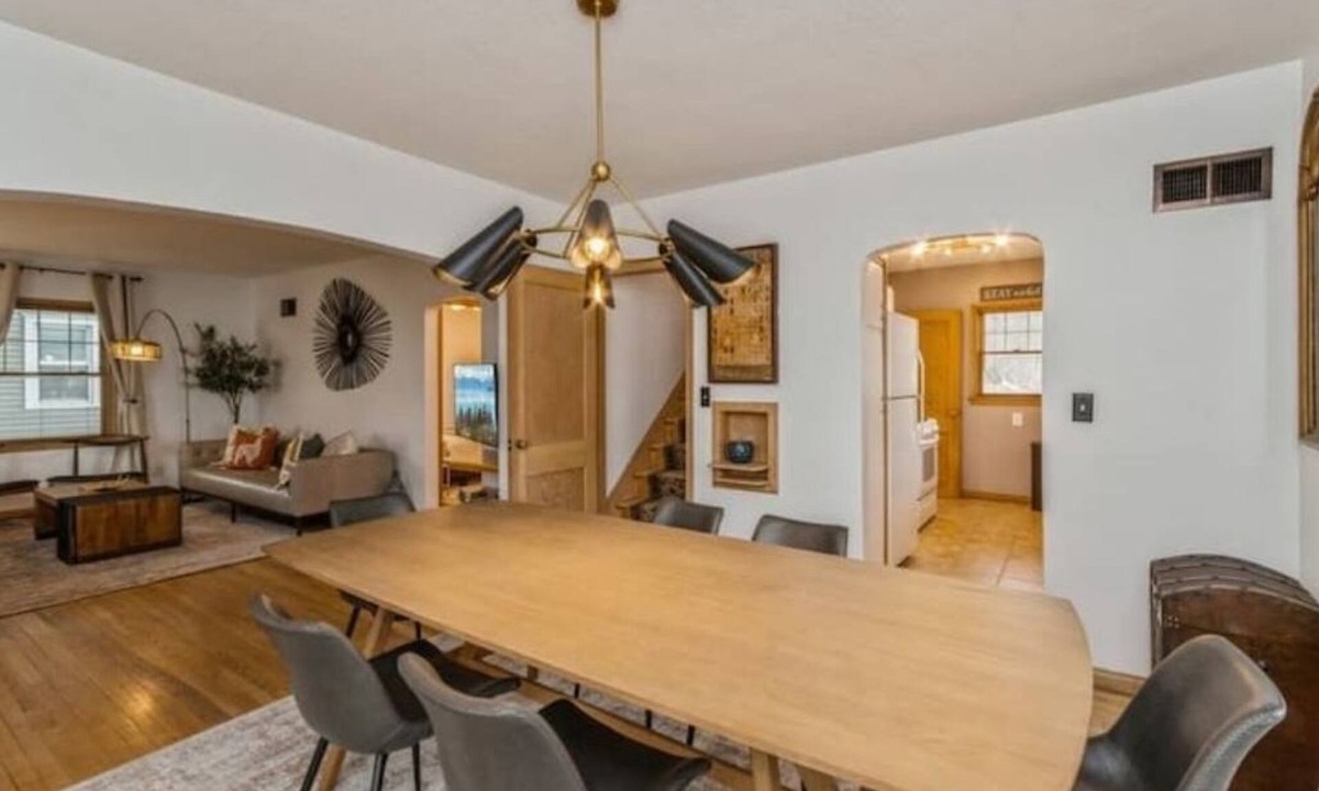 Mann House | The Monroe-Cozy Vintage Midcentury Modern Bungalow