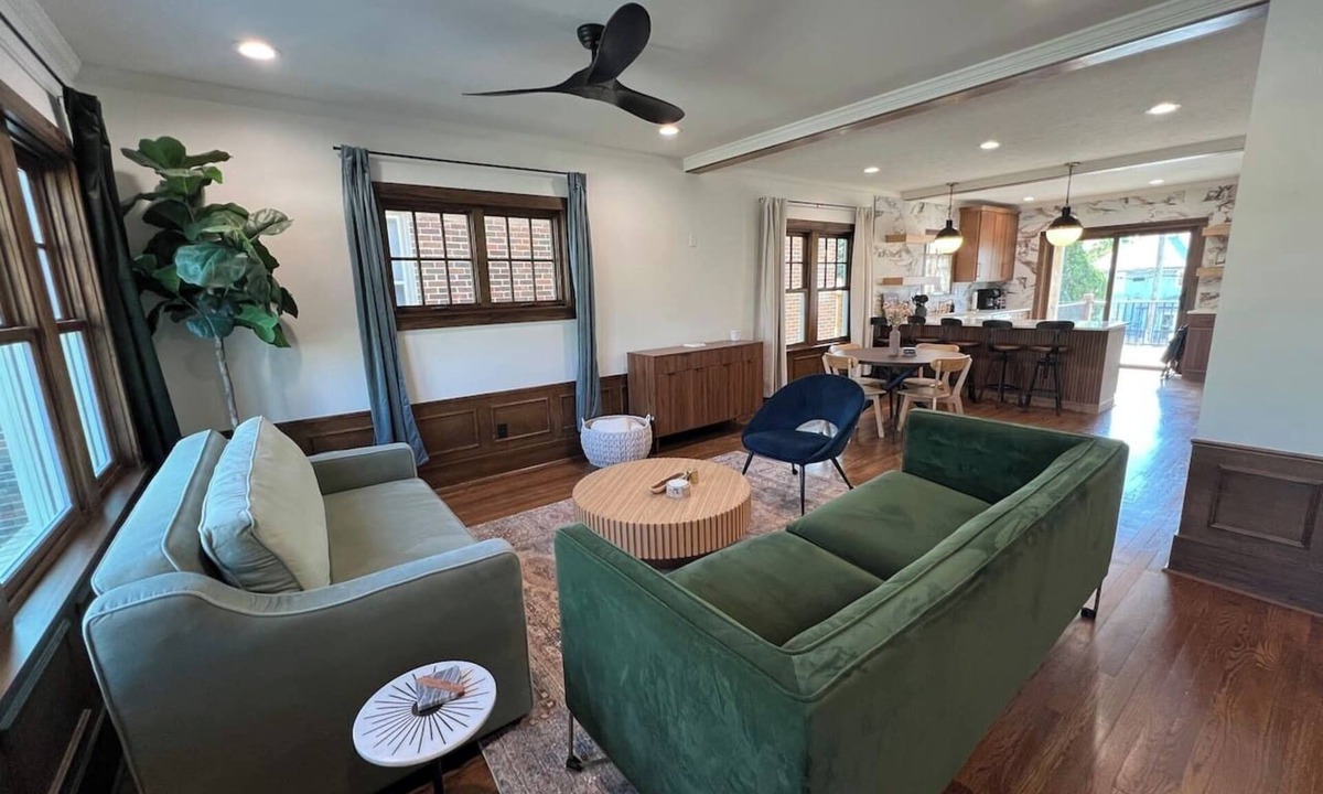 Dahlman Apartment | The Regent Parlour Fourplex on 10th | zoo