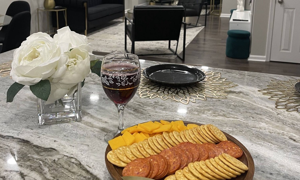 Downtown Baltimore House | The Royal Palace w/deluxe king suite
