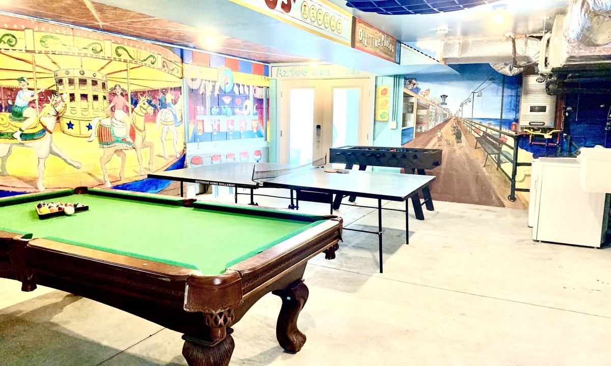 Seaside Heights House | The Salt Life At Seaside-8 bedroom 3 bath, with gameroom and rooftop deck!