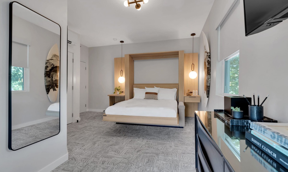 Asbury Park Hotel | The St. Laurent: Deluxe Queen - Sleeps 2