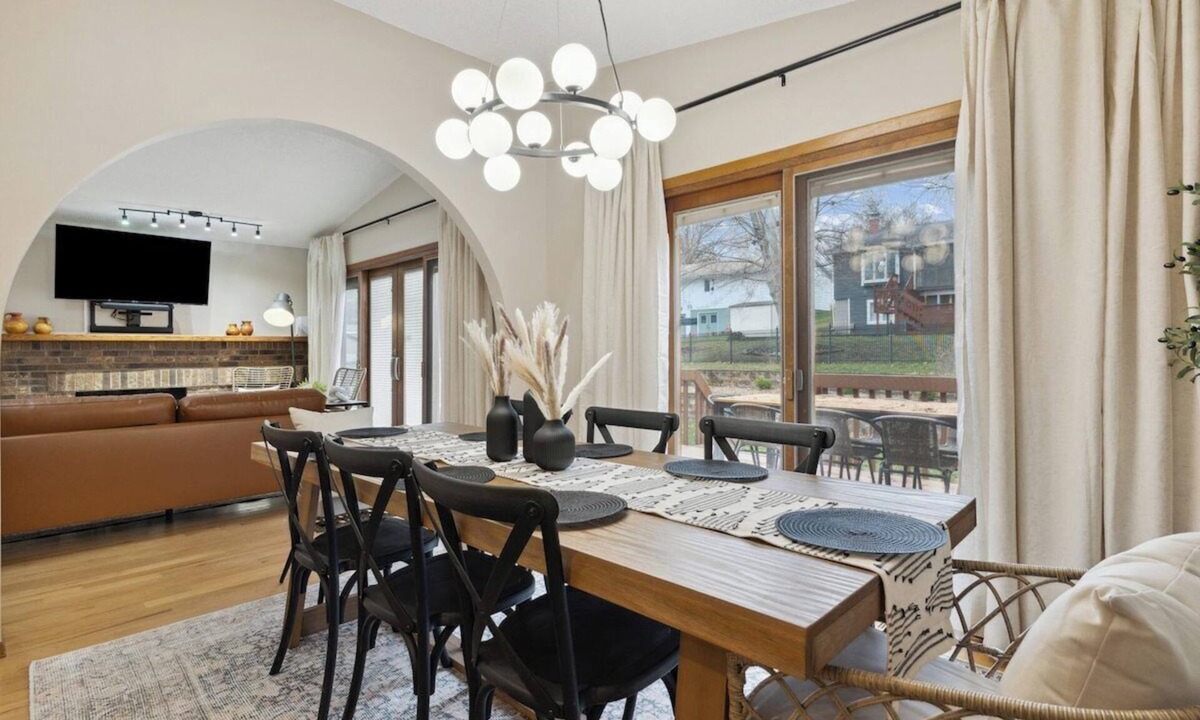 Iowa City House | The Terrace w Hot Tub: Spacious, Quality, Fun