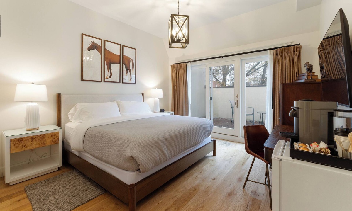 North Downtown Hotel | The Townsman: Secretariat Room