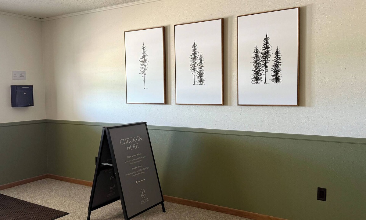 Stanton Hotel | The Trail Inn - Stanton IA - Halland Ave
