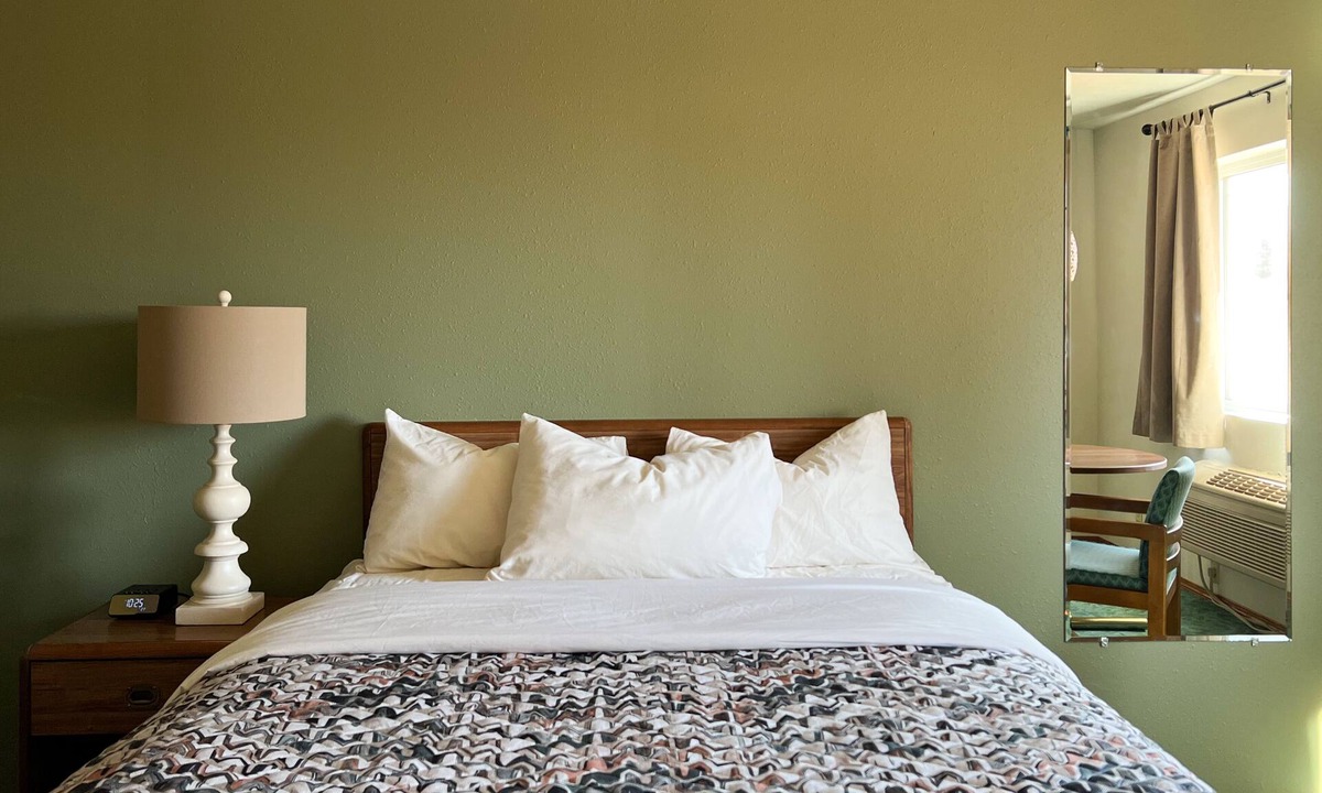 Sutton Hotel | The Trail Inn - Sutton, Nebraska - US-6 HWY
