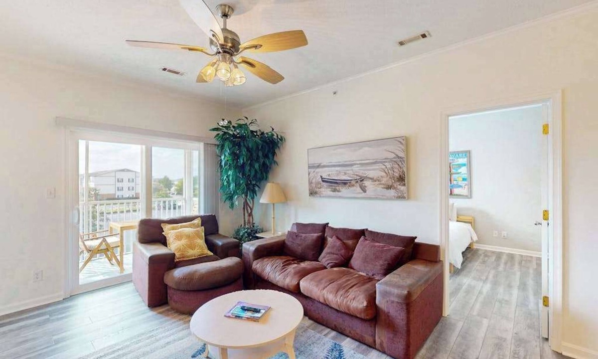 Villages of Five Points Apartment | The Villages of Five Points apartment w/community pools, tennis courts, shops