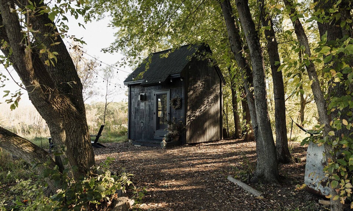 Almelund Cabin | The Writers Cabin-Sauna/hot tub/river access