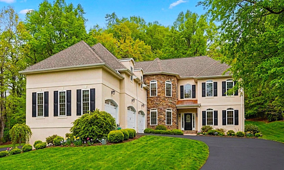 Pike Creek House | Theater, Arcade, Gym + IR Sauna | Luxury Villa