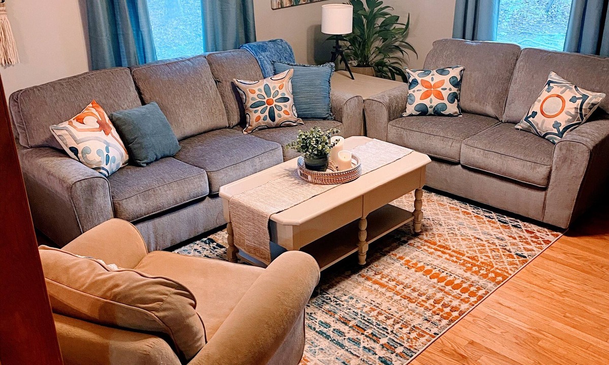 Clermont House | Three bedroom home in beautiful treelined neighborhood.