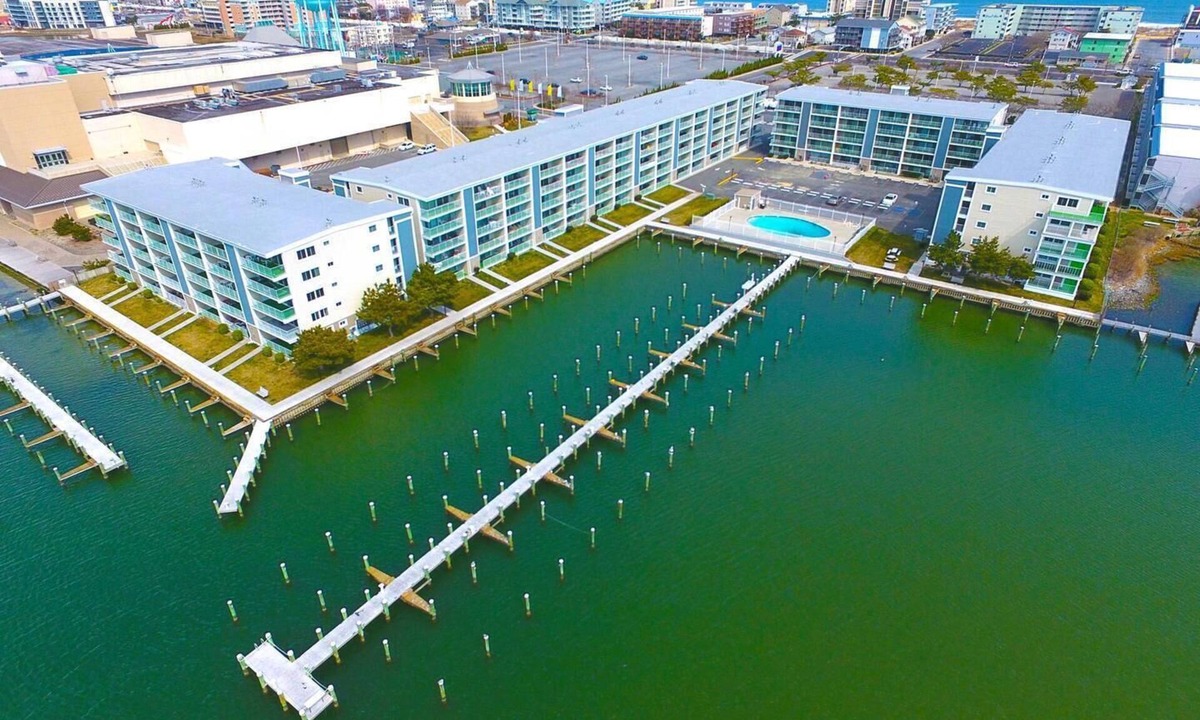 Midtown Ocean City Condo | Thunder Island 14A-Baywater 39th St, Free WiFi, Pool, Elev, W/D, AC