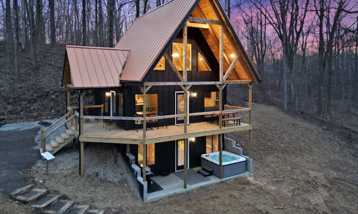 Creola Cabin | Timberline Retreat | Hocking Hills, Hot Tub