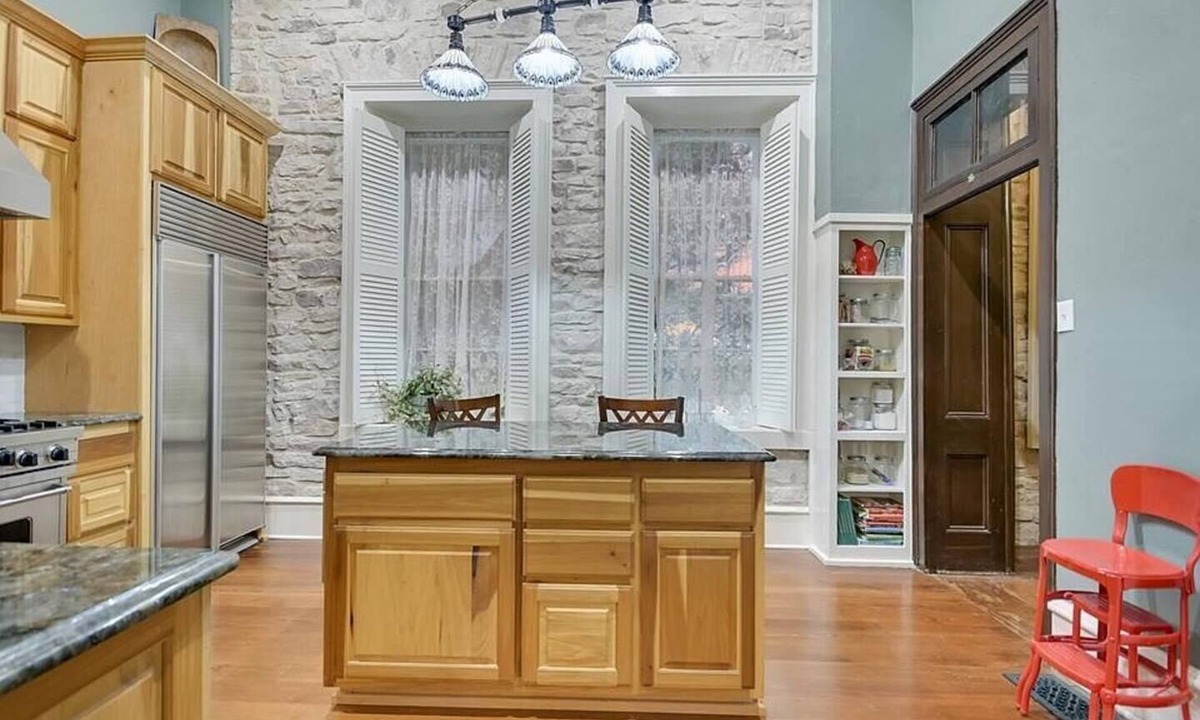 Lampasas House | Timeless Elegance 4 Bedroom Historic Home in Lampasas, TX