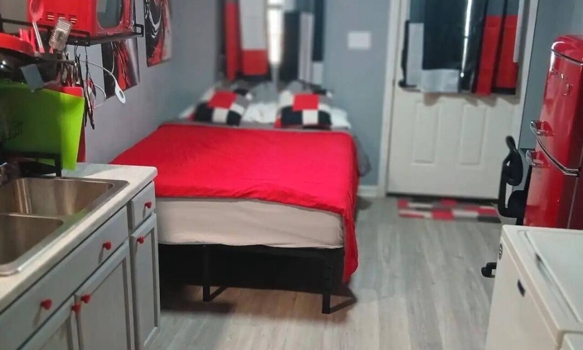 Fayetteville Apartment | Tiny Home. Near Downtown Fayetteville, Fort Bragg, Fayetteville State University