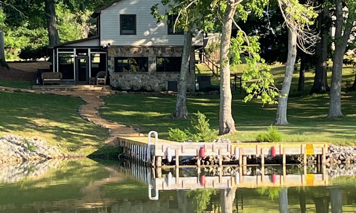 Loudon House | TOTAL RELAXATION at this lakefront cabin with private dock!