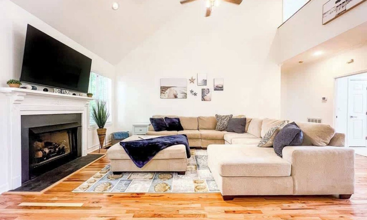 Ogden House | Tranquil Haven: Spacious Retreat for 16+ w/Games