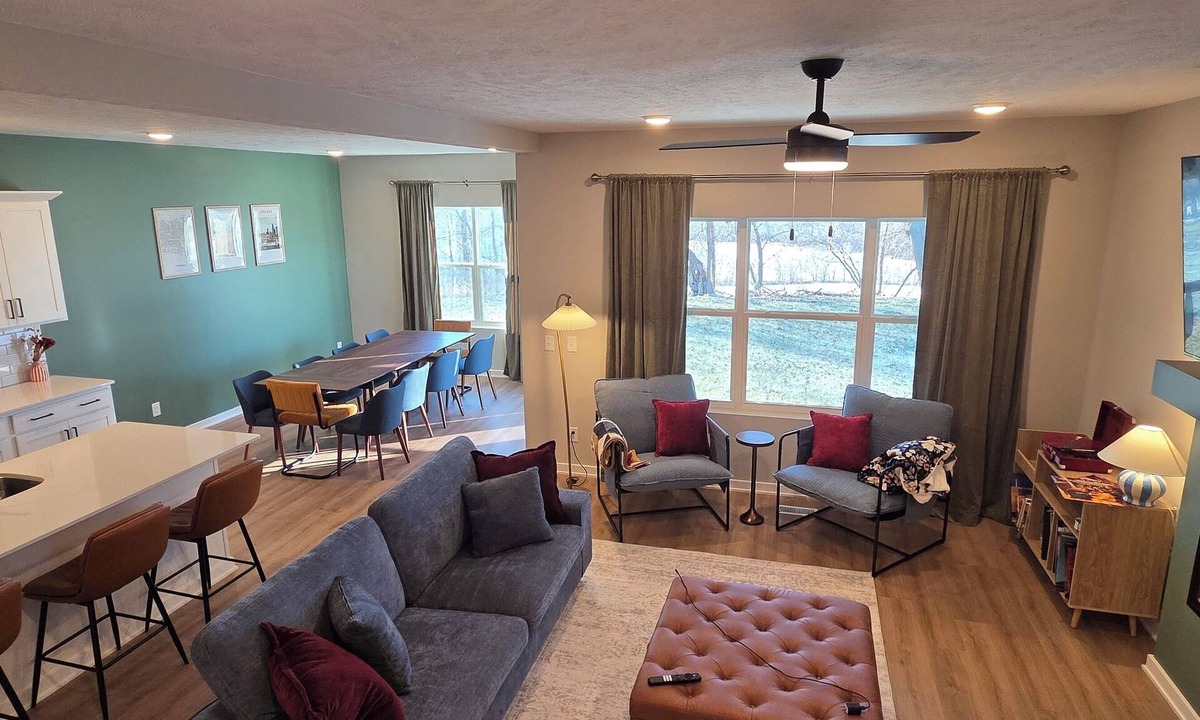 Omaha House | Tranquility Retreat - new house for families w/great access to Omaha amenities