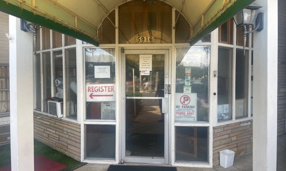 Huntington Hotel | Traveler's Motel