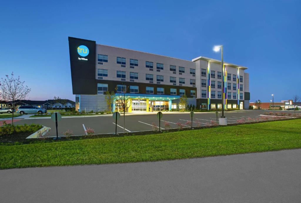 Stoughton Hotel | Tru By Hilton Stoughton