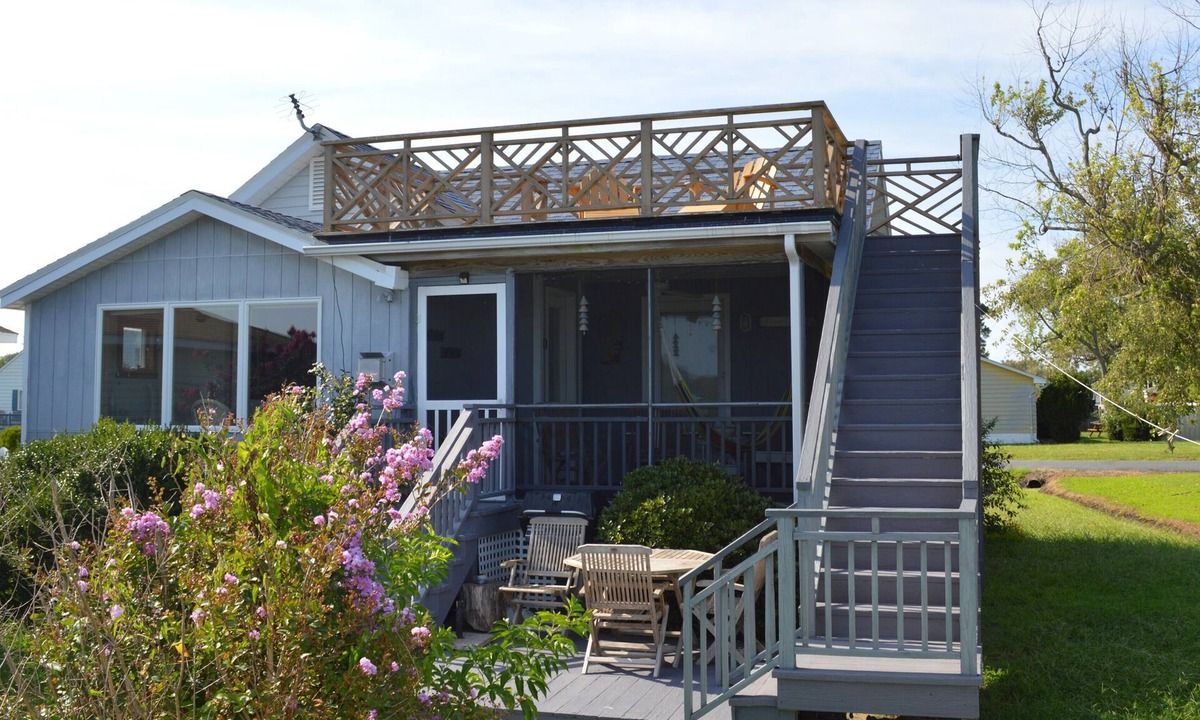 Deep Hole House | Turn of the Creek - 2BR home, W/F, Water Access home deck & dock.NO LINENS