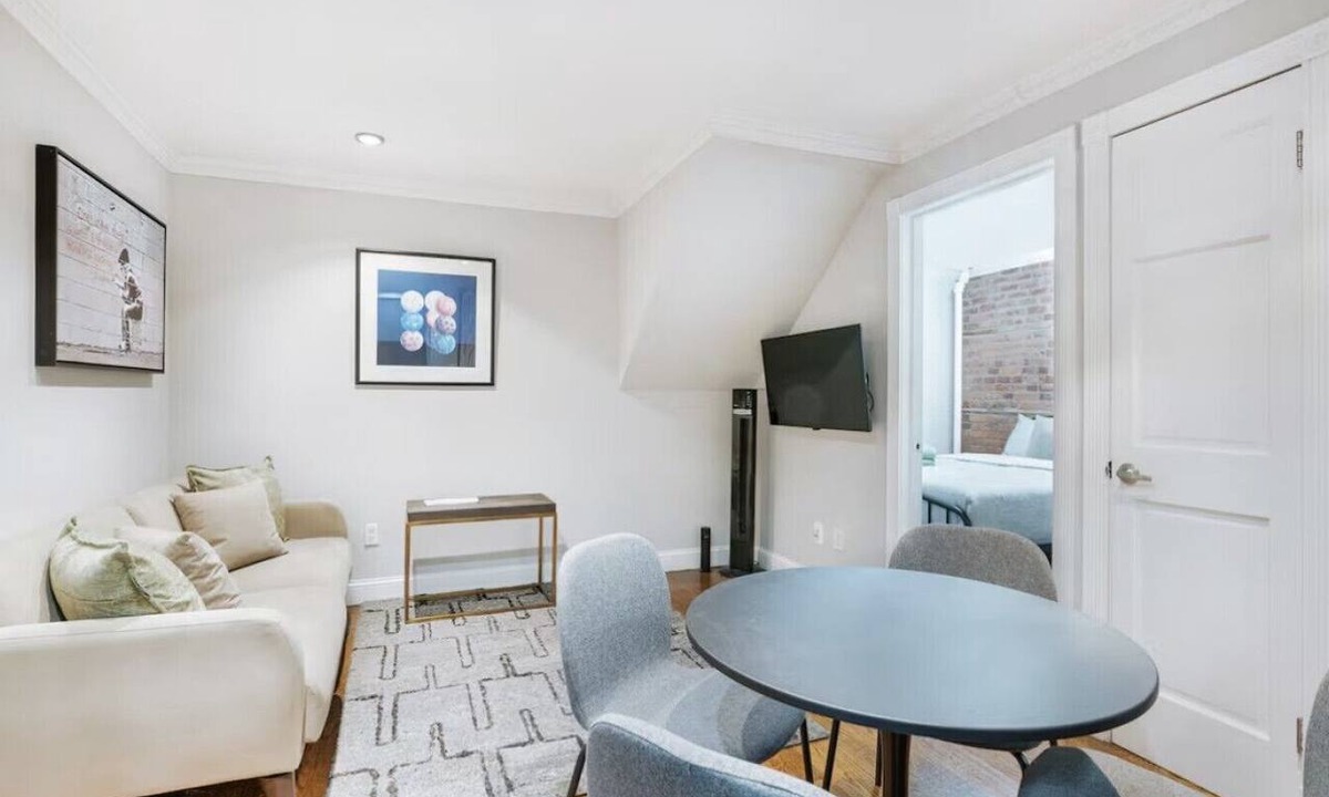 Little Italy Apartment | two bedroom in Little Italy