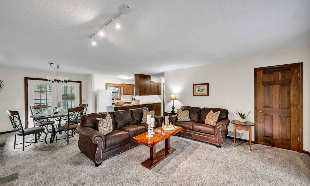 Ellijay Villa | Two Bedroom/One Bath Lodge