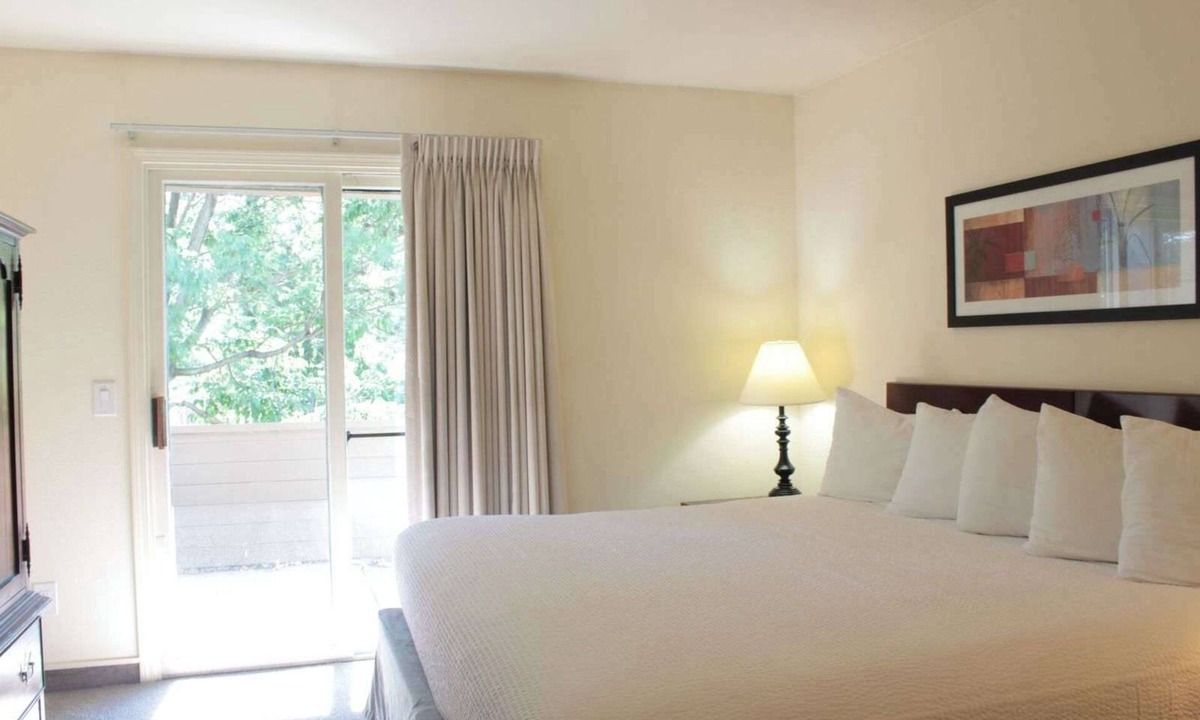 Greenwich Apartment | Two Bedroom Second Floor
